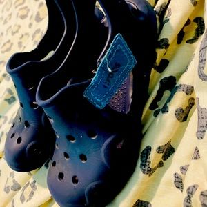 Boys crocs